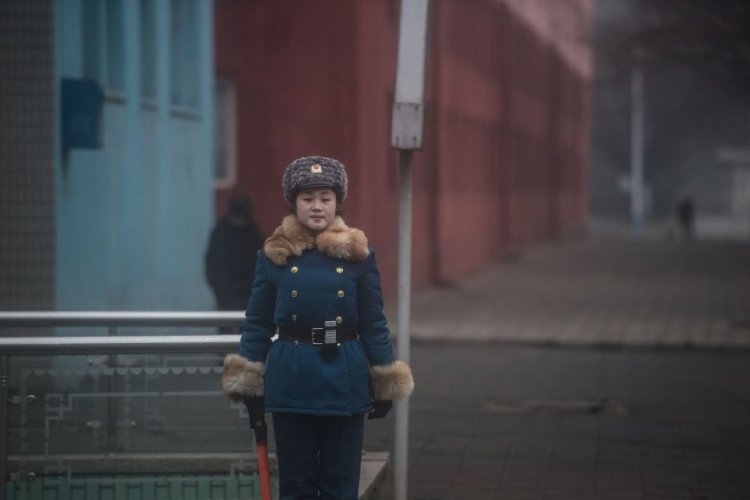 Симпатичные девушки на дорогах Северной Кореи Симпатичные девушки на дорогах Северной Кореи