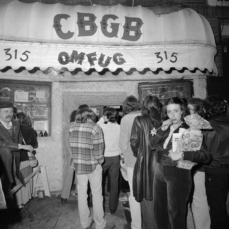 Секс, наркотики и диско: дикие вечеринки 1970-х годов в ночных клубах Нью-Йорка Секс, наркотики и диско: дикие вечеринки 1970-х годов в ночных клубах Нью-Йорка