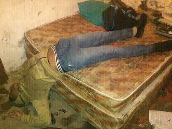 Новый модный тренд у африканцев: они притворяются мертвыми Новый модный тренд у африканцев: они притворяются мертвыми