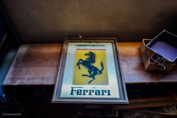 Американец 30 лет хранил редкую Ferrari в однокомнатной квартире Американец 30 лет хранил редкую Ferrari в однокомнатной квартире