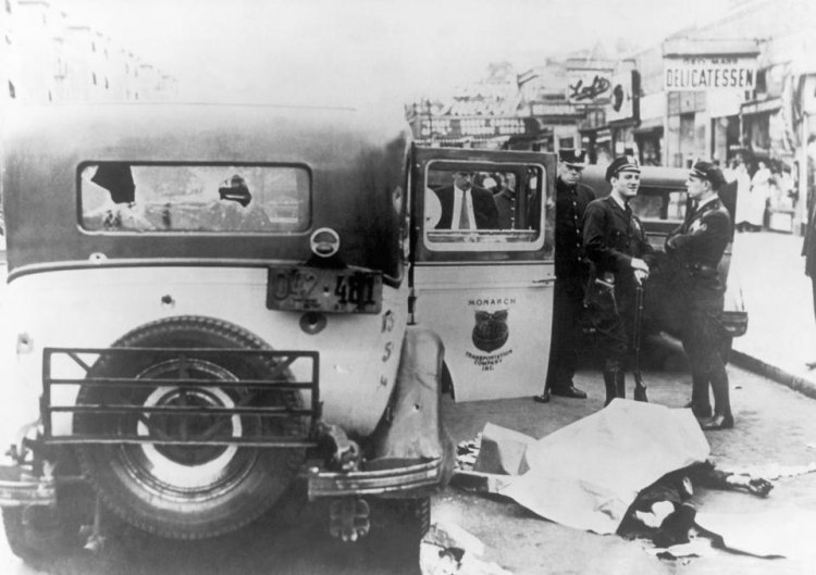 Черно-белые фотографии жестокого мира гангстеров Америки 1930-х годов Черно-белые фотографии жестокого мира гангстеров Америки 1930-х годов