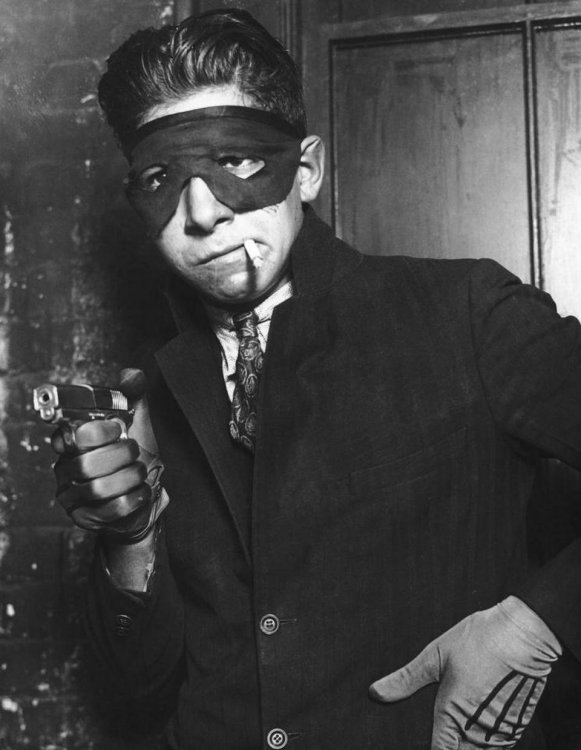 Черно-белые фотографии жестокого мира гангстеров Америки 1930-х годов Черно-белые фотографии жестокого мира гангстеров Америки 1930-х годов