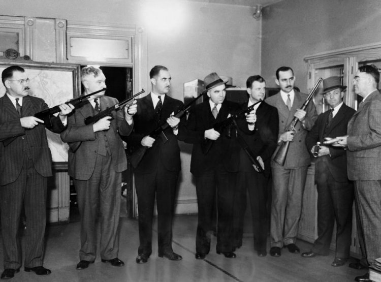 Черно-белые фотографии жестокого мира гангстеров Америки 1930-х годов Черно-белые фотографии жестокого мира гангстеров Америки 1930-х годов