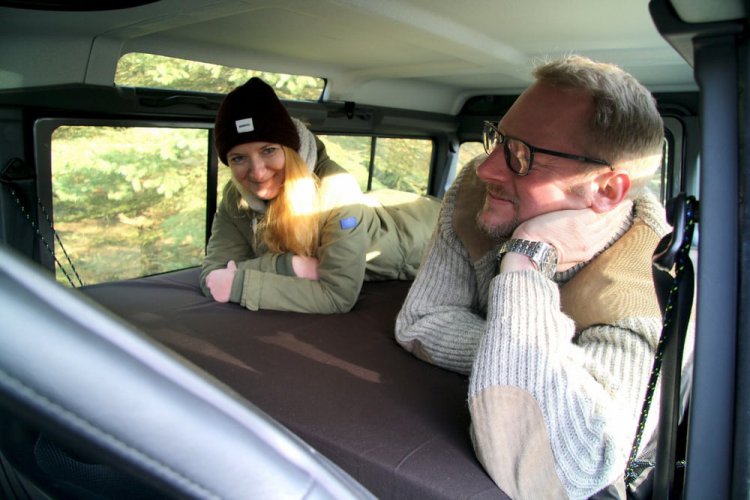 Дом на колесах в Land Rover Defender Дом на колесах в Land Rover Defender