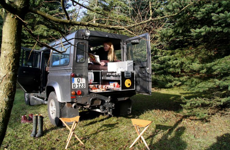Дом на колесах в Land Rover Defender Дом на колесах в Land Rover Defender