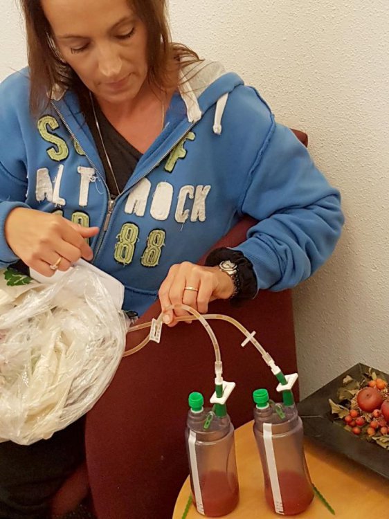 Женщина чуть не умерла из-за силиконовой груди Женщина чуть не умерла из-за силиконовой груди