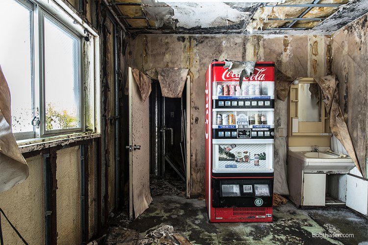 Жуткие кадры из заброшенной японской клиники Жуткие кадры из заброшенной японской клиники