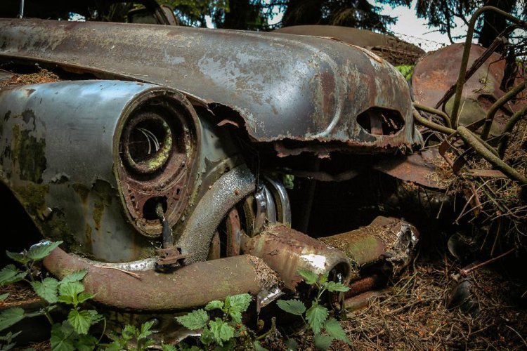 Редкие автомобили, гниющие на просторах Европы Редкие автомобили, гниющие на просторах Европы