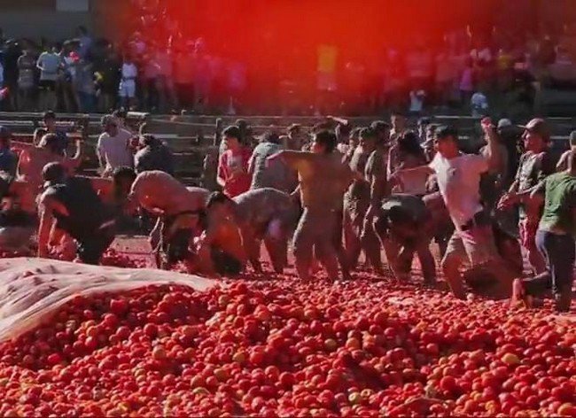 Битва помидорами в Чили Битва помидорами в Чили