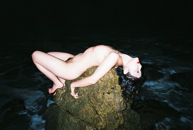 Провокационные снимки Ren Hang Провокационные снимки Ren Hang