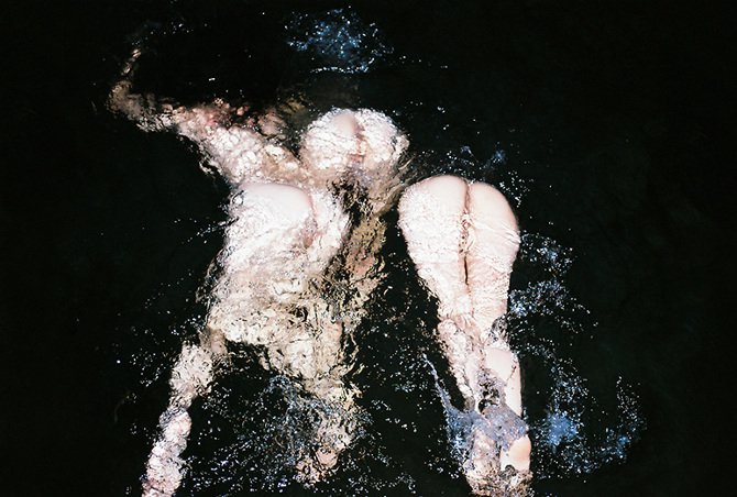 Провокационные снимки Ren Hang Провокационные снимки Ren Hang