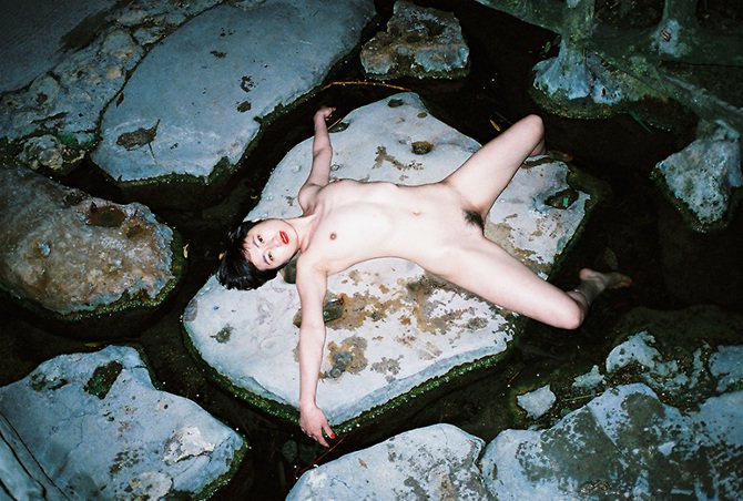 Провокационные снимки Ren Hang Провокационные снимки Ren Hang