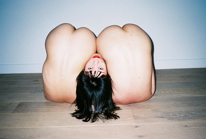 Провокационные снимки Ren Hang Провокационные снимки Ren Hang