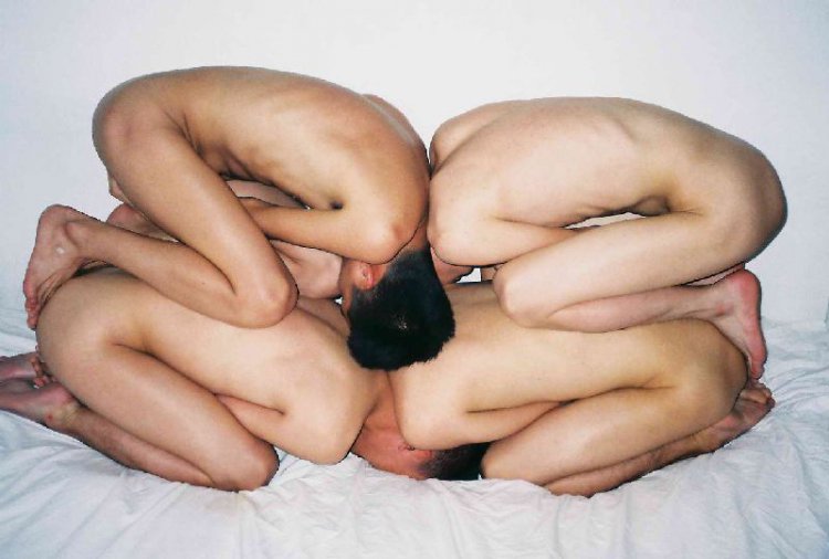 Провокационные снимки Ren Hang Провокационные снимки Ren Hang