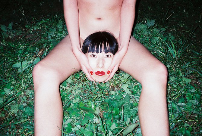 Провокационные снимки Ren Hang Провокационные снимки Ren Hang