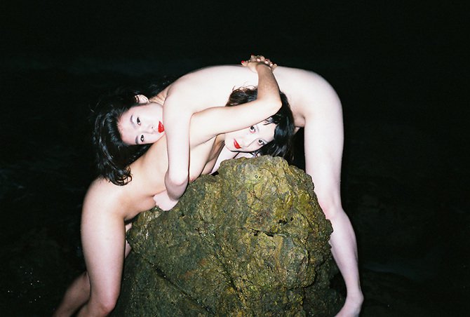 Провокационные снимки Ren Hang Провокационные снимки Ren Hang