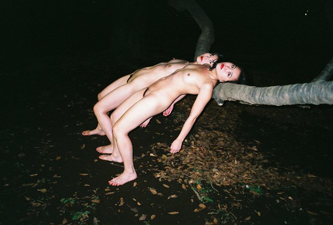 Провокационные снимки Ren Hang Провокационные снимки Ren Hang