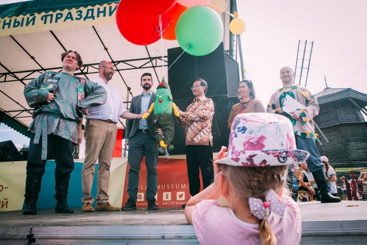 День огурца в Суздале День огурца в Суздале