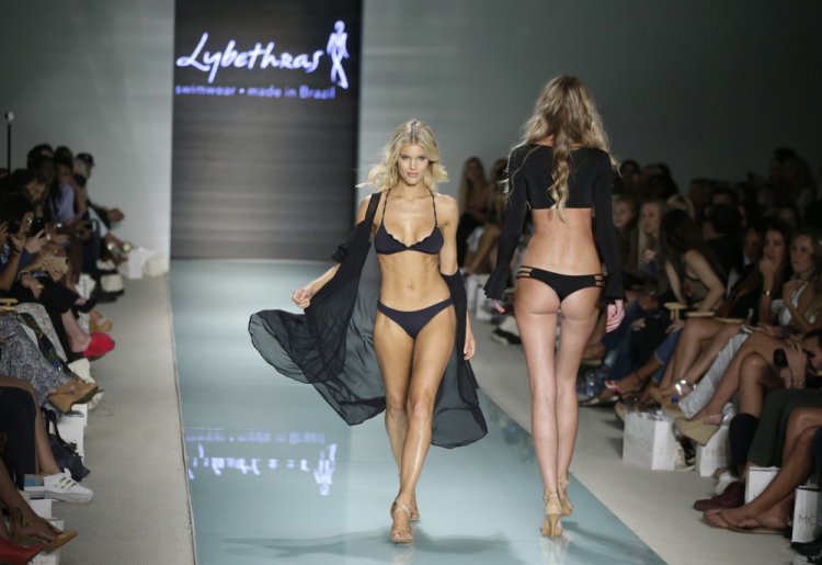 Показ купальников на Funkshion Fashion Week Miami Beach Показ купальников на Funkshion Fashion Week Miami Beach