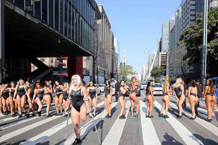 Участницы конкурса «Miss Bum Bum 2017» вышли на улицы Сан-Паулу Участницы конкурса «Miss Bum Bum 2017» вышли на улицы Сан-Паулу