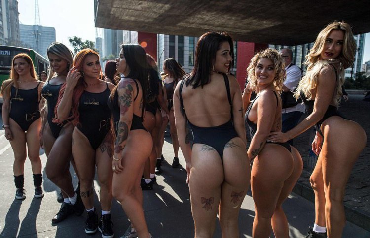 Участницы конкурса «Miss Bum Bum 2017» вышли на улицы Сан-Паулу Участницы конкурса «Miss Bum Bum 2017» вышли на улицы Сан-Паулу