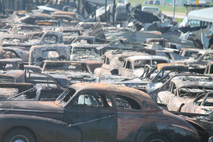 150 ретромобилей сгорело в Иллинойсе 150 ретромобилей сгорело в Иллинойсе