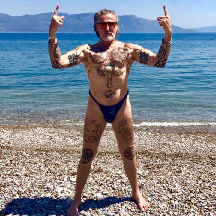 “Что это было?” 56-летний Никита Джигурда шокировал новыми пляжными снимками в странных стрингах (фото) “Что это было?” 56-летний Никита Джигурда шокировал новыми пляжными снимками в странных стрингах (фото)