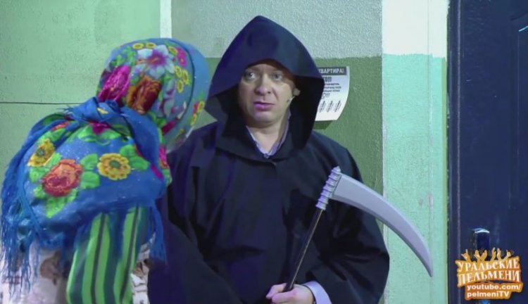 Старушка в подъезде встретила смерть с косой… Давно так не смеялась (видео) Старушка в подъезде встретила смерть с косой… Давно так не смеялась (видео)