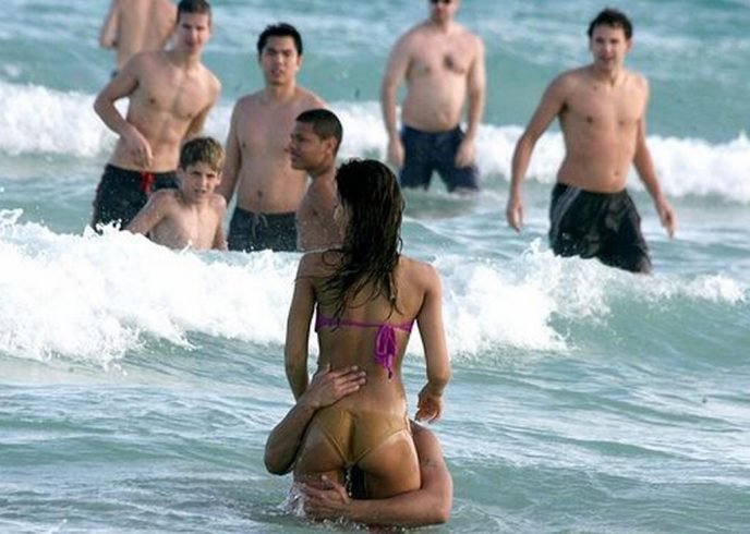10 фотографий, которые покажут, как на самом деле выглядит зависть 10 фотографий, которые покажут, как на самом деле выглядит зависть