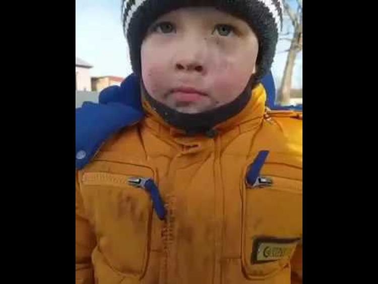Мальчишка рассмешил весь Интернет рассказом, зачем он кушал снег (видео) Мальчишка рассмешил весь Интернет рассказом, зачем он кушал снег (видео)