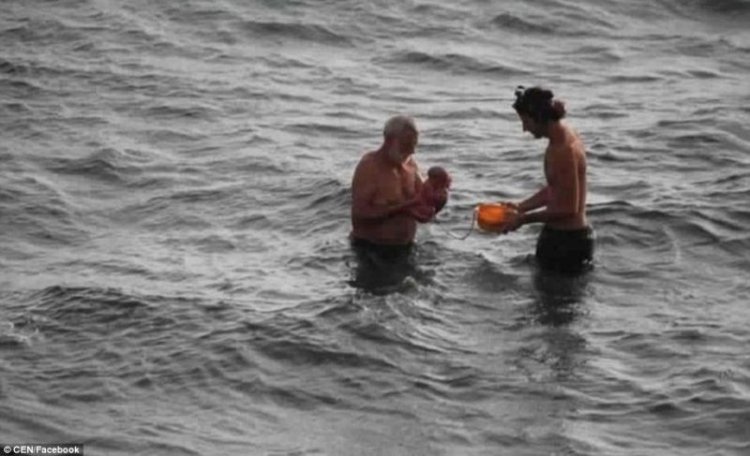 Туристка из России родила прямо в Красном море! И эти фото теперь везде! Туристка из России родила прямо в Красном море! И эти фото теперь везде!