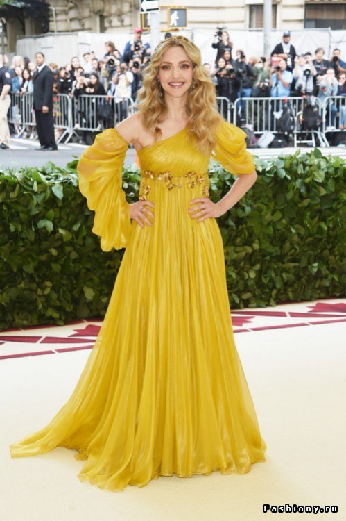 15 фото нереальных нарядов знаменитостей с Met Gala 2018, глядя на которые понимаешь, что мода еще способна удивлять 15 фото нереальных нарядов знаменитостей с Met Gala 2018, глядя на которые понимаешь, что мода еще способна удивлять