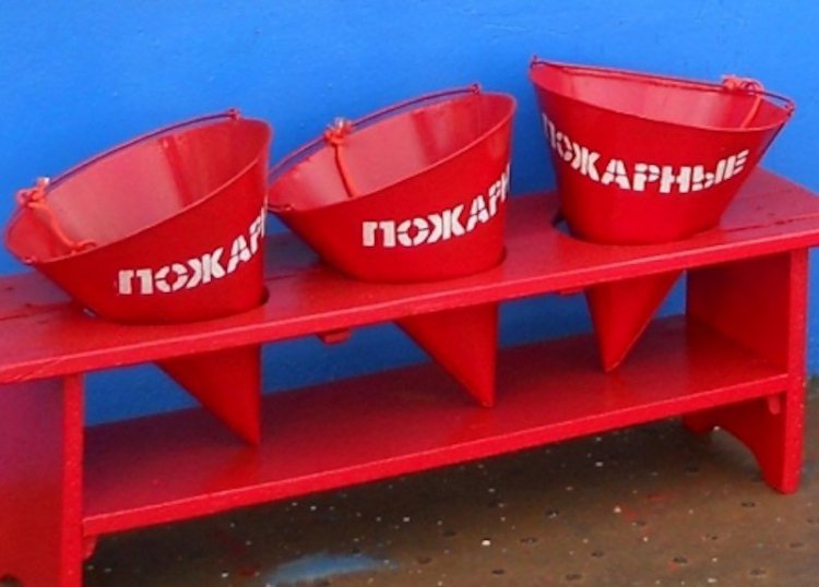 Почему пожарное ведро имеет форму конуса Почему пожарное ведро имеет форму конуса