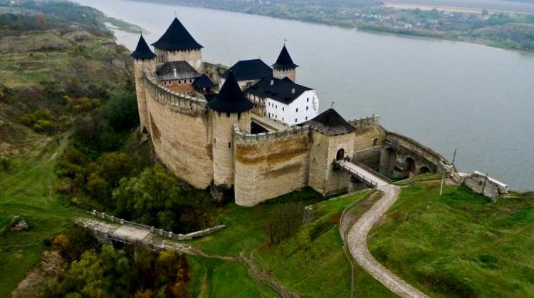 Хотинская крепость Хотинская крепость