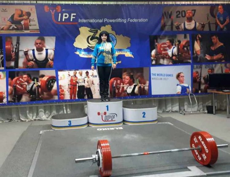 Чудесное преображение женщины от толстухи до чемпионки по пауэрлифтингу Чудесное преображение женщины от толстухи до чемпионки по пауэрлифтингу