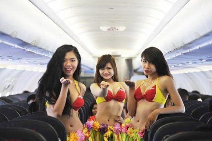 Все мужики оценили рекламный ход вьетнамской авиакомпании VietJet Air (фото) Все мужики оценили рекламный ход вьетнамской авиакомпании VietJet Air (фото)