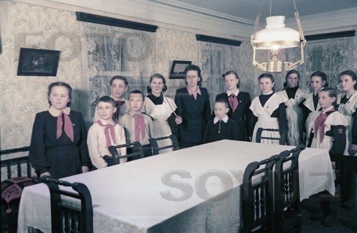 Последний год сталинской эпохи в цвете Последний год сталинской эпохи в цвете