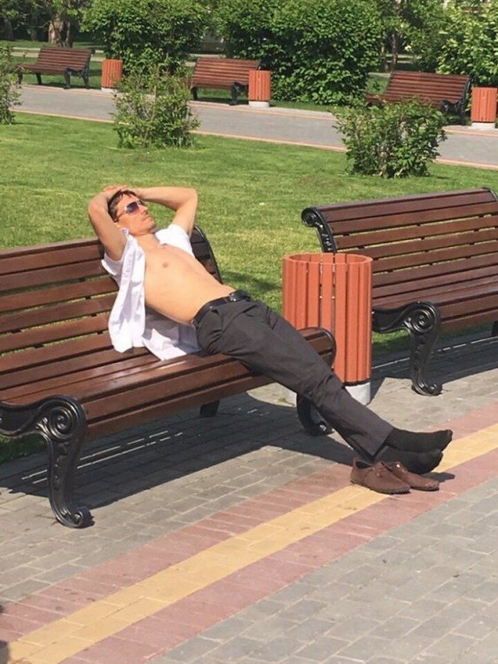 19 странных поступков, которые россияне уже совершили этим жарким летом 19 странных поступков, которые россияне уже совершили этим жарким летом