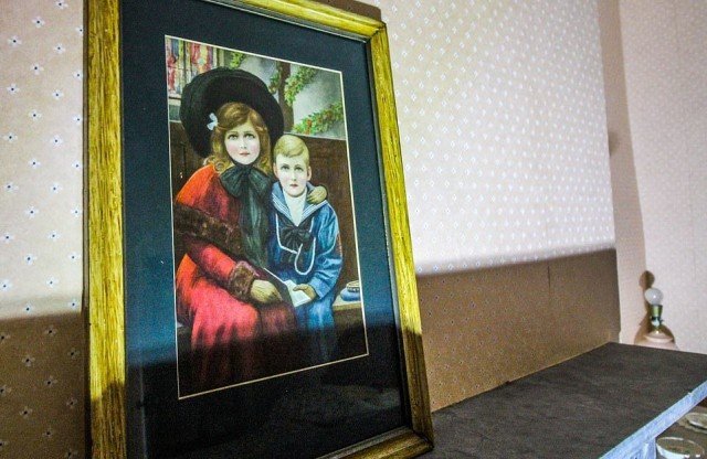 Таинственный 150-летний особняк, оставленный людьми более десяти лет назад, практически нетронут Таинственный 150-летний особняк, оставленный людьми более десяти лет назад, практически нетронут