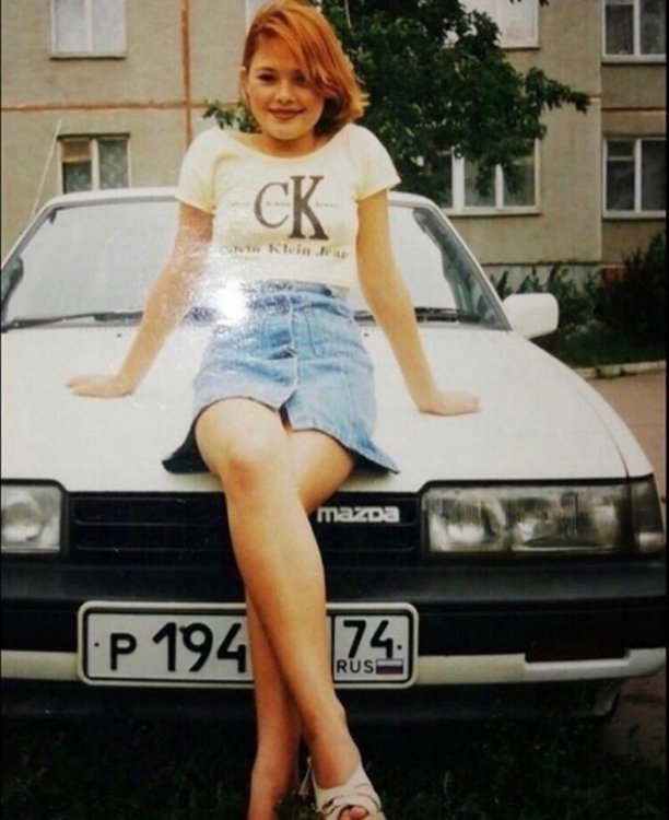 Школьницы, студентки, проститутки: как выглядели молодые россиянки в 90-х Школьницы, студентки, проститутки: как выглядели молодые россиянки в 90-х